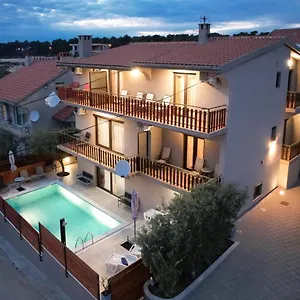  Apartment Pool Julia Croatia