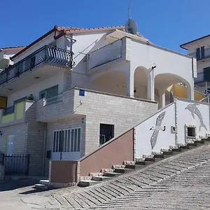 Apartment Karmen Trogir