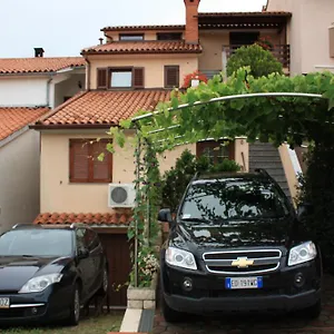 Family Friendly Appartement Pula